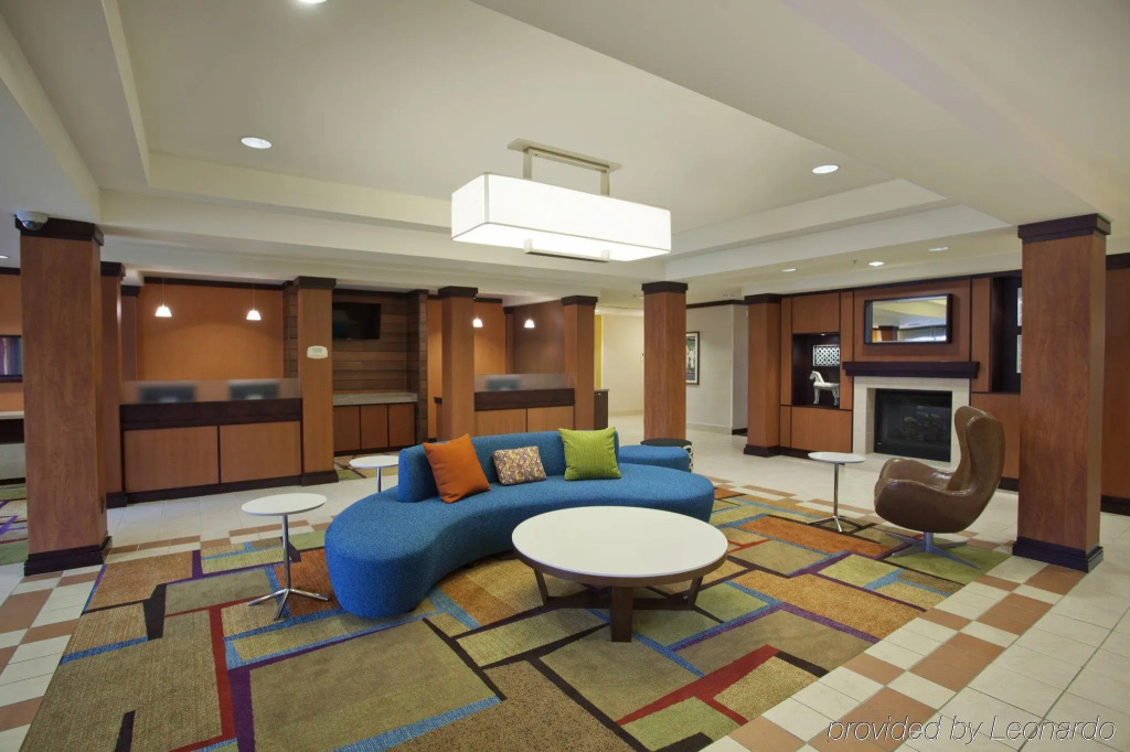 Fairfield Inn & Suites by Marriott Detroit Metro Airport Romulus