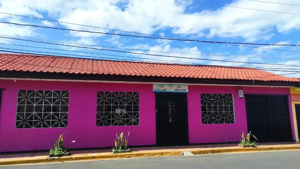 Hostal El Almendro