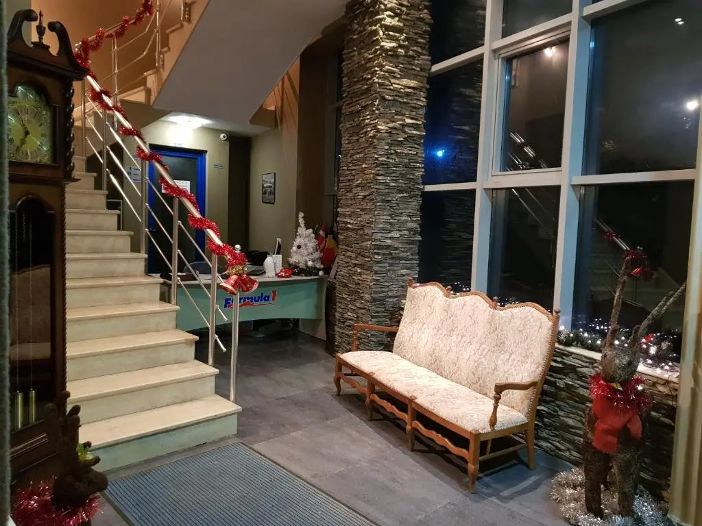 Formula 1 Motel