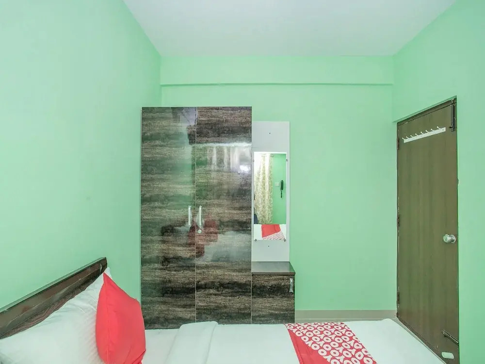 OYO 13861 Green leaf International Comforts
