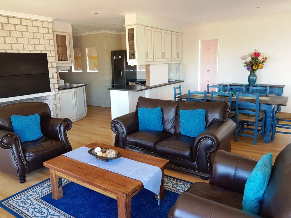 6 Pia's Place