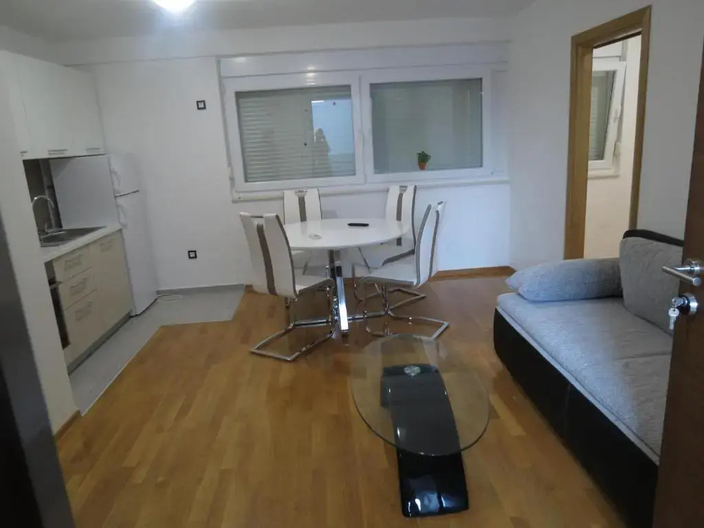 Apartments Nika Sukošan
