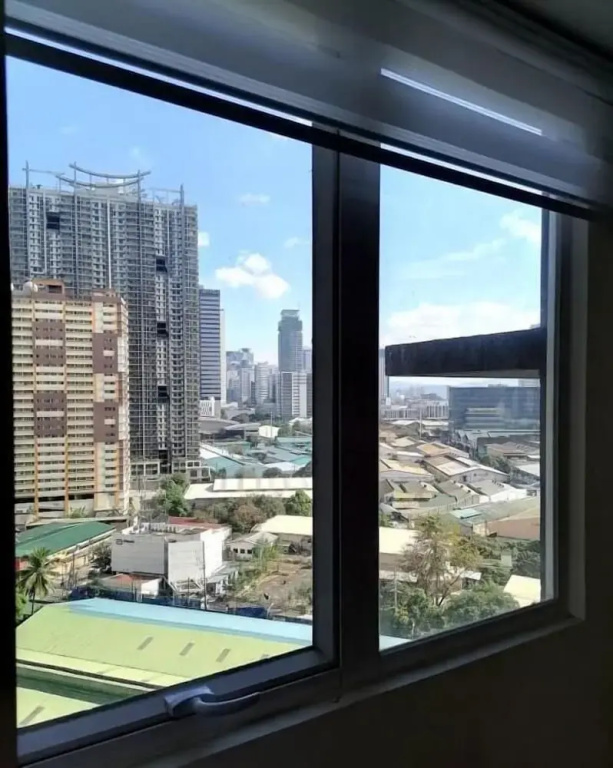 2BR/Pioneer Woodland connected to Metro Rail Station SM Light Boni Mandaluyong Manila Philippines
