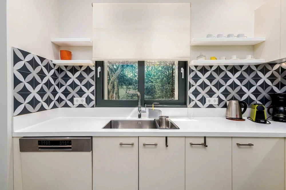 Rare Koukaki garden flat near Acropolis