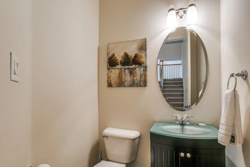 Stylish 3 bedroom Town Home at shops at