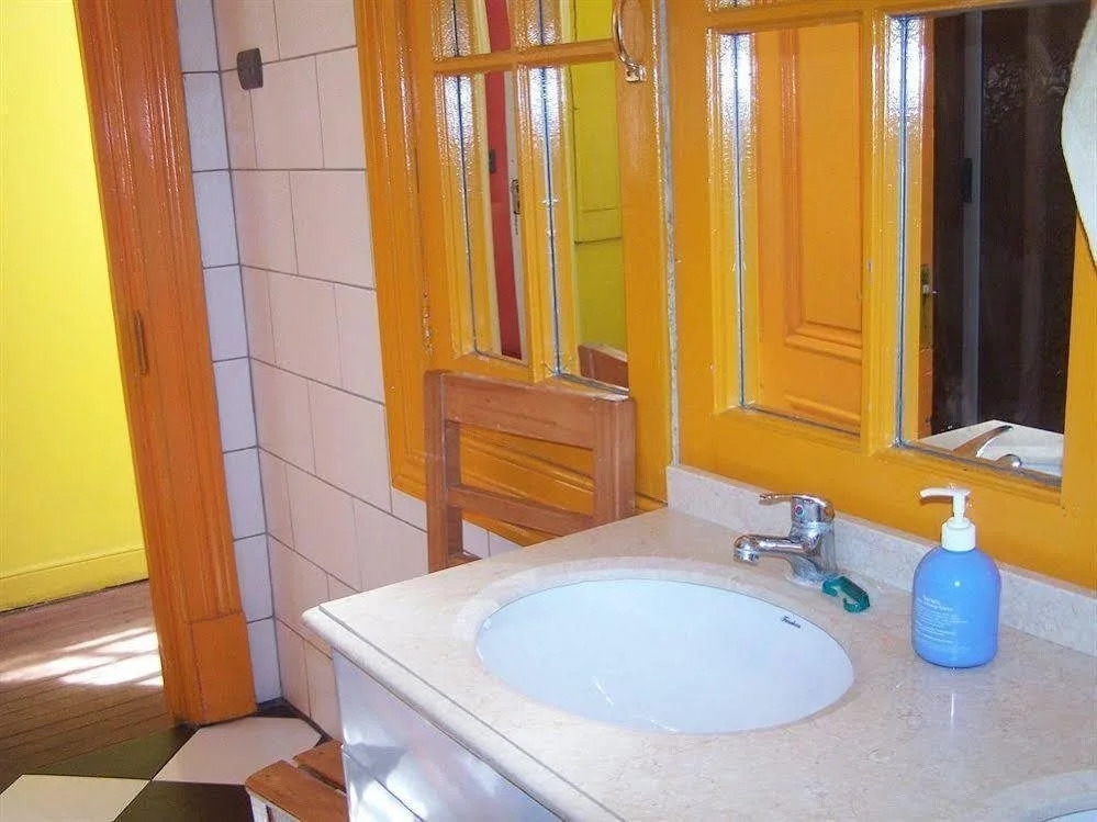 Hostal Irreal - Hostel