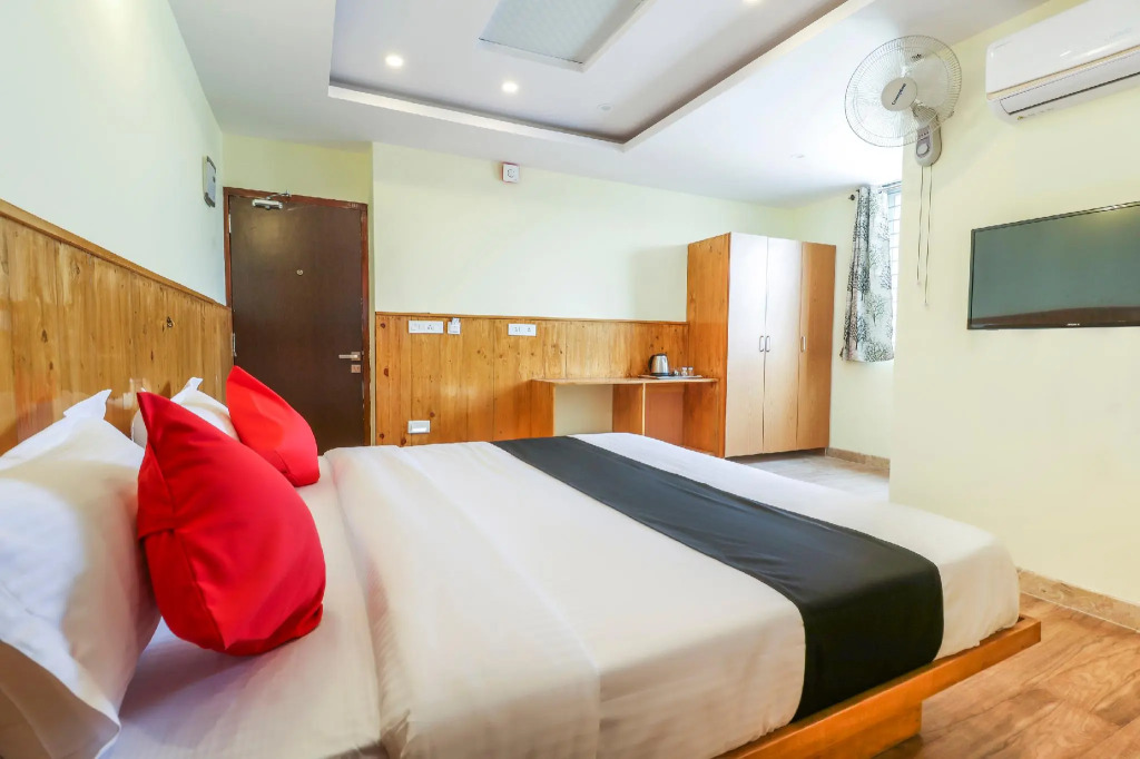 Capital O 64592 Dhanvitha Residency