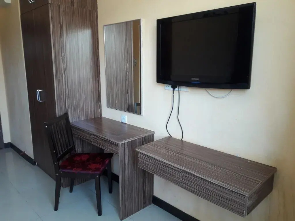 OYO 216 La Viva Hotel