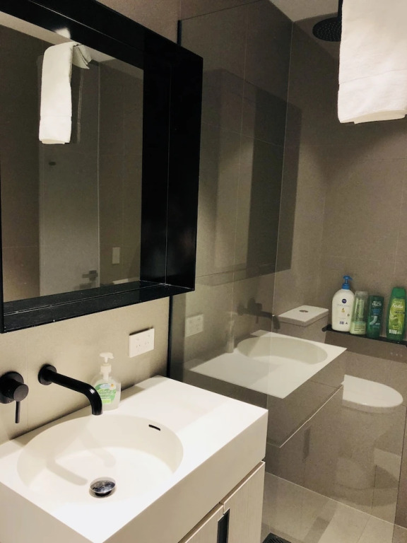 Level 8 Marvelous Apartment with pool access