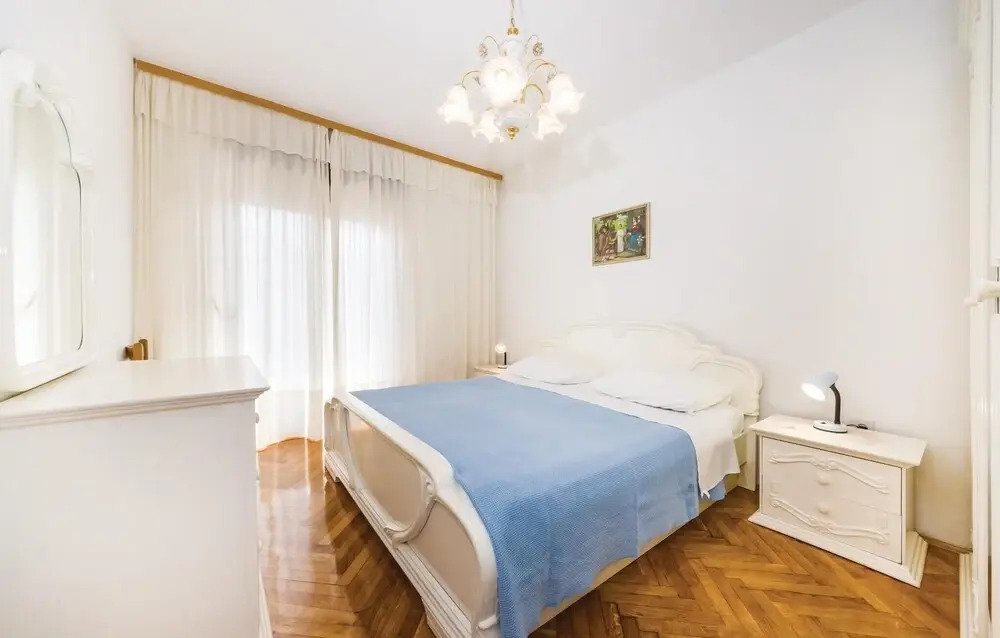 Nice Home in Sukosan With Wifi and 6 Bedrooms