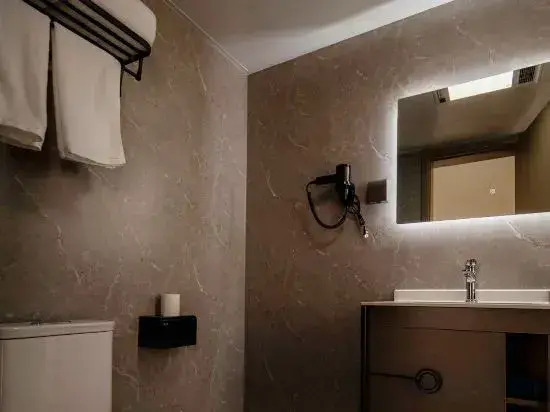 Jianfeng Luxury E-sports Hotel (Shijiazhuang Yuhua Wanda Plaza)2-1802