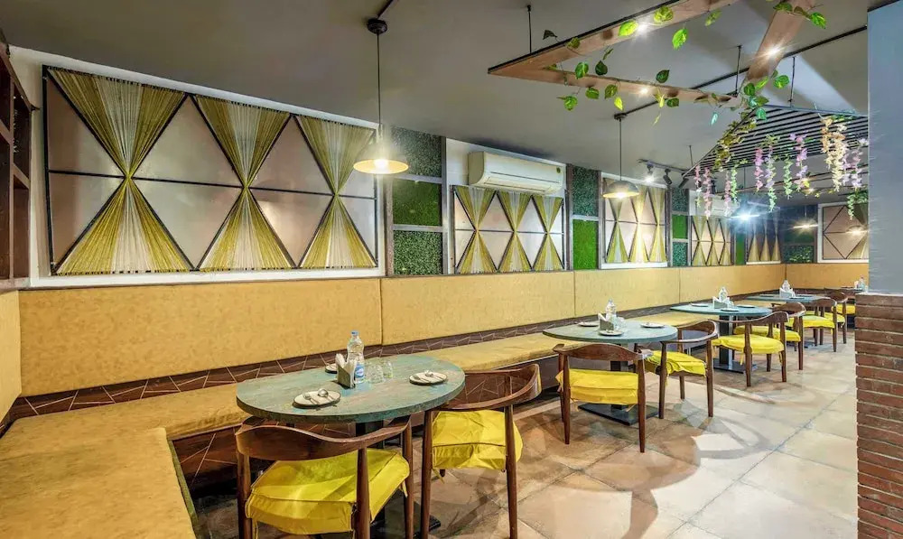 Hotel The Grand By OYO Rooms