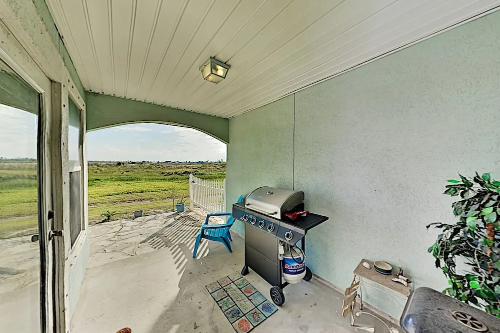 New Listing! Updated Beach Gem W/ Pool & Garage 3 Bedroom Townhouse