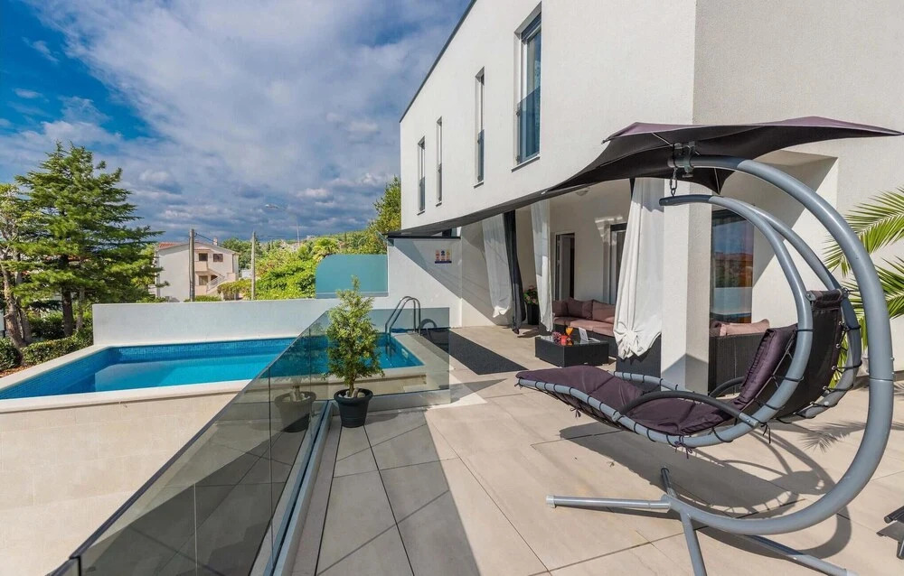 Stunning Home in Selce With 4 Bedrooms, Wifi and Outdoor Swimming Pool