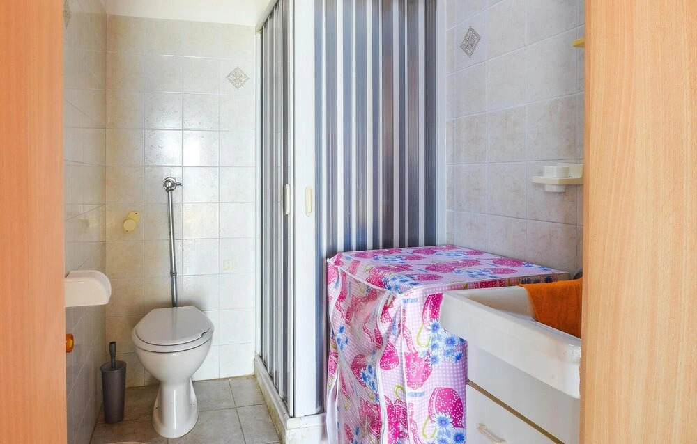Stunning Home in Torre di Mezzo With Wifi and 3 Bedrooms