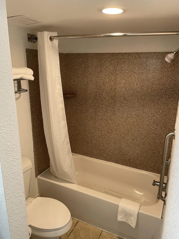 Rodeway Inn & Suites Williamsburg Central