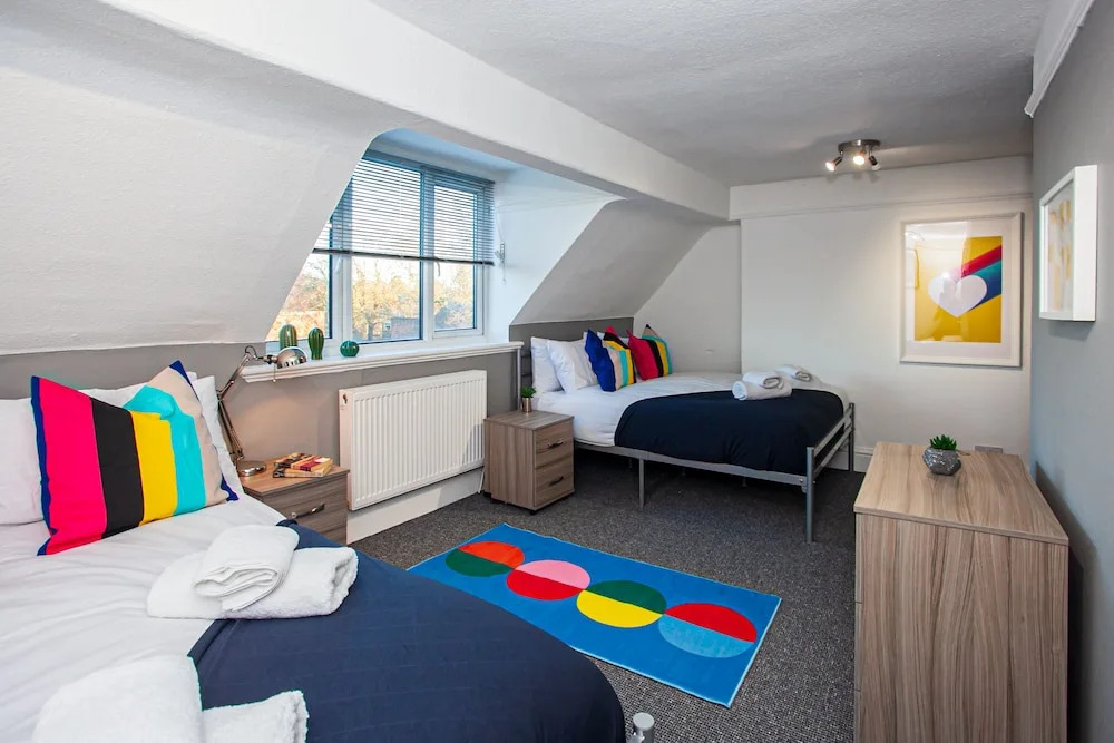 The Manchester Pad - Sleeps 12