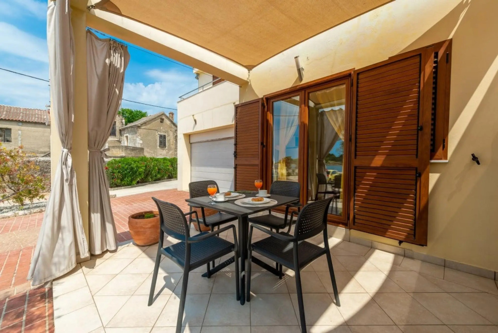 Bosko - 30m From the sea With Parking - A3