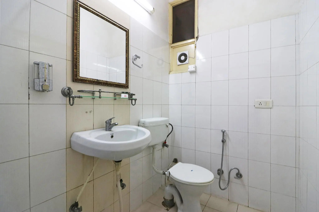 OYO 17135 Hotel Antelia