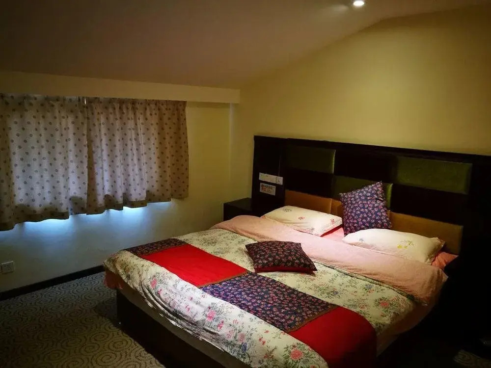 Caiyun Hotel