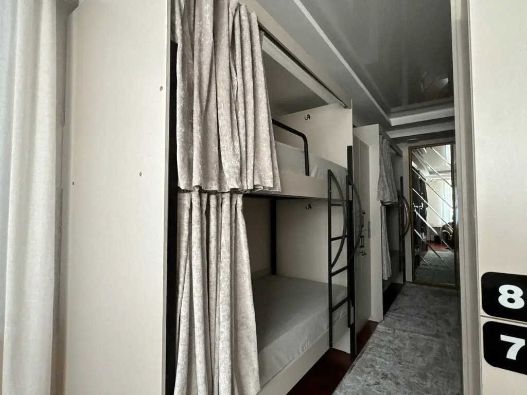 Hostel 53