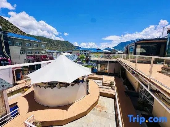 Shifeng Romeo Inn