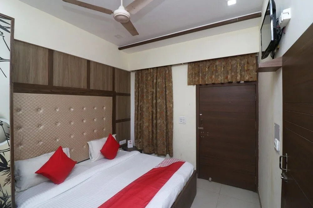 Hotel Amba Inn