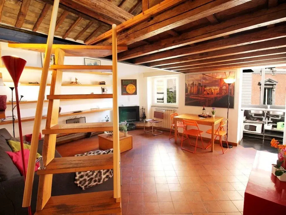 Charming Bright Penthouse in Trastevere