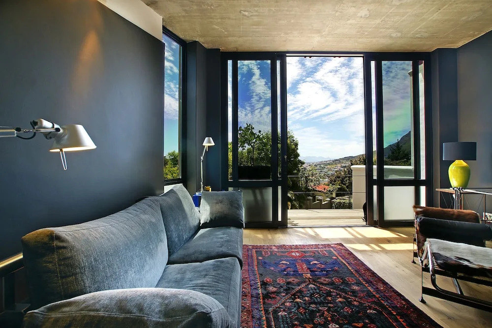 Chic Views