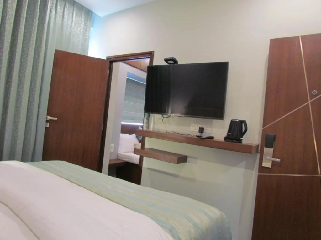 Naivara Boutique Hotel