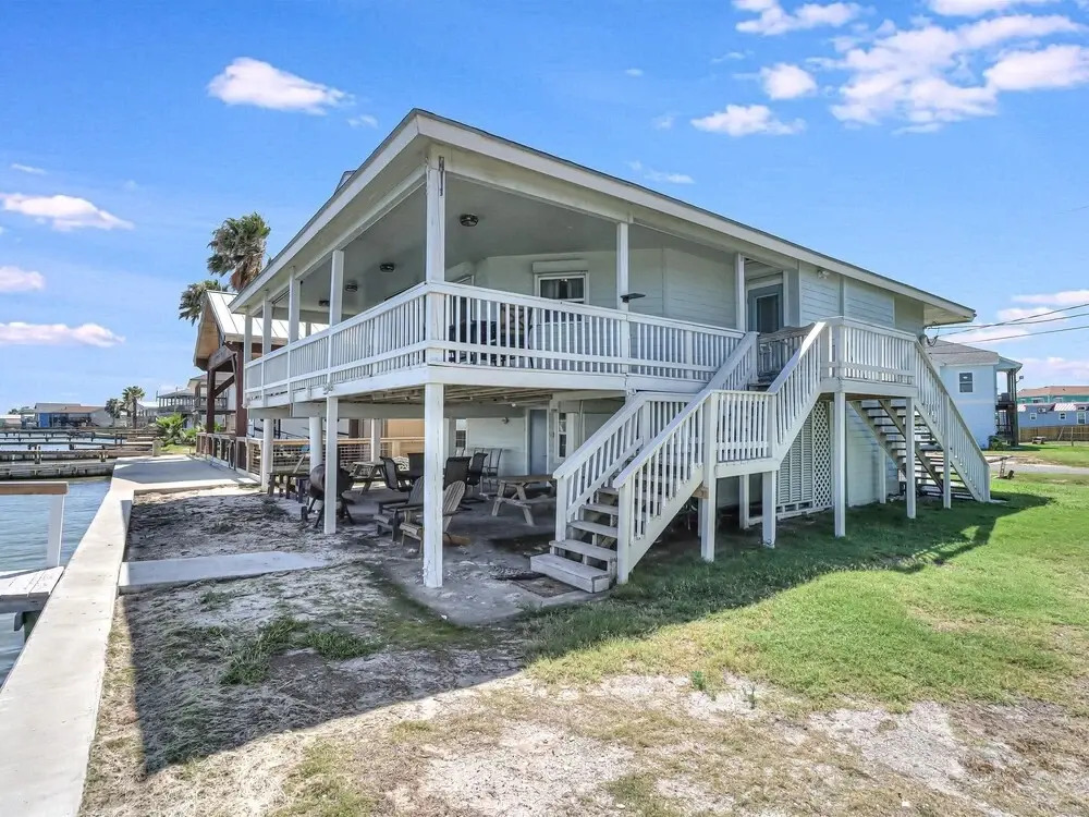 Shore Better Than Work 4 Bedroom Home by RedAwning