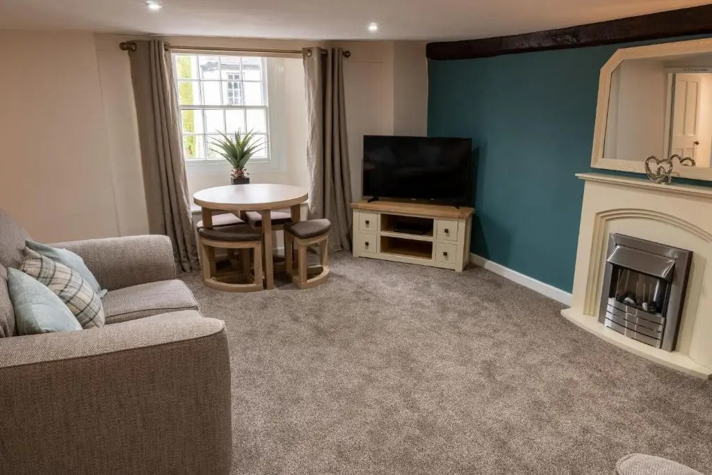 Library View Apartment
