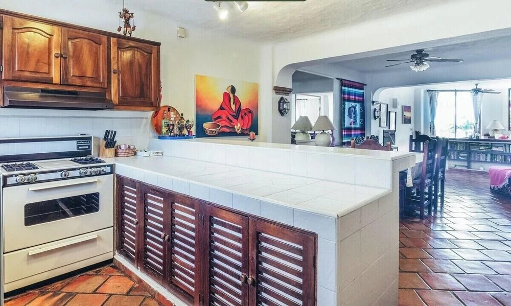 Ocean View 2Br Condo-balcony-beach-pool - 604