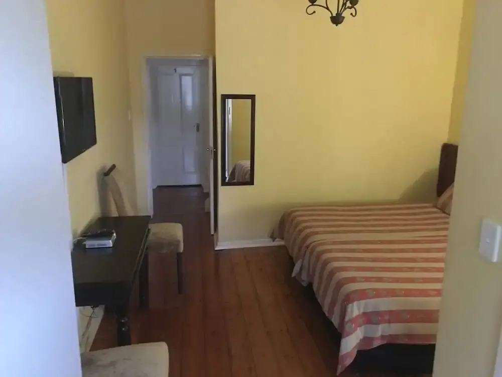 The Crescent Guesthouses - BnB/Self Catering