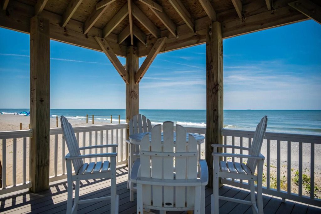A Little Nauti by Oak Island Accommodations