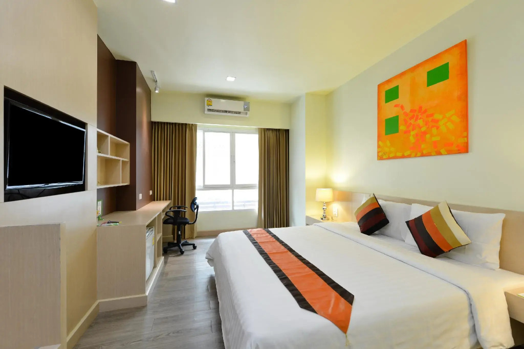 iCheck inn Gems Center Silom