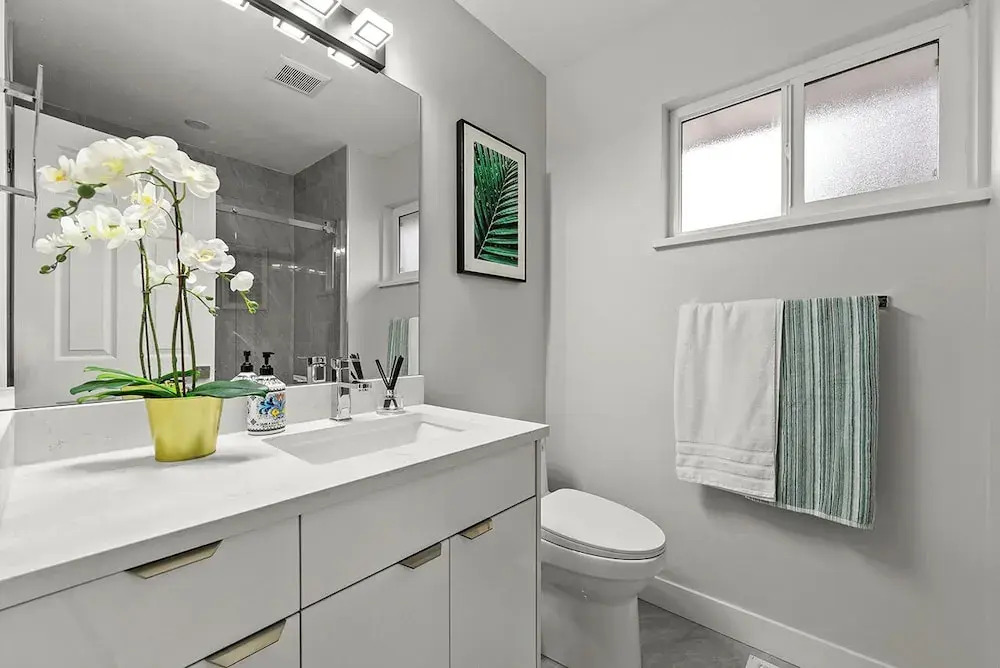 Vancouver Lake City Way Guesthouse