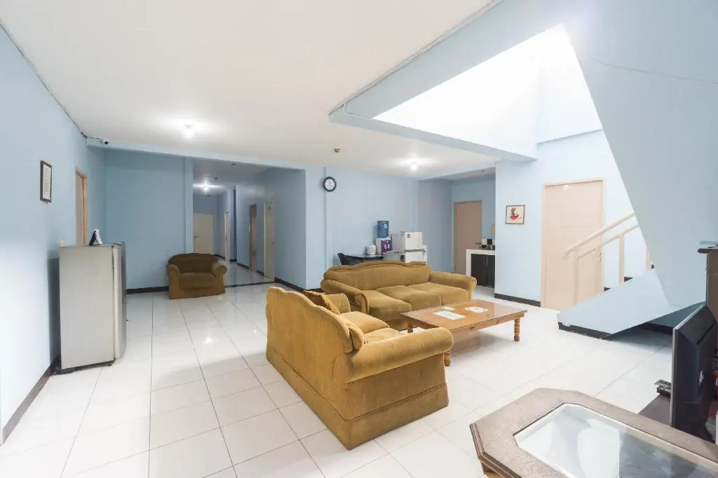OYO 2110 Rotterdam Guest House Syariah