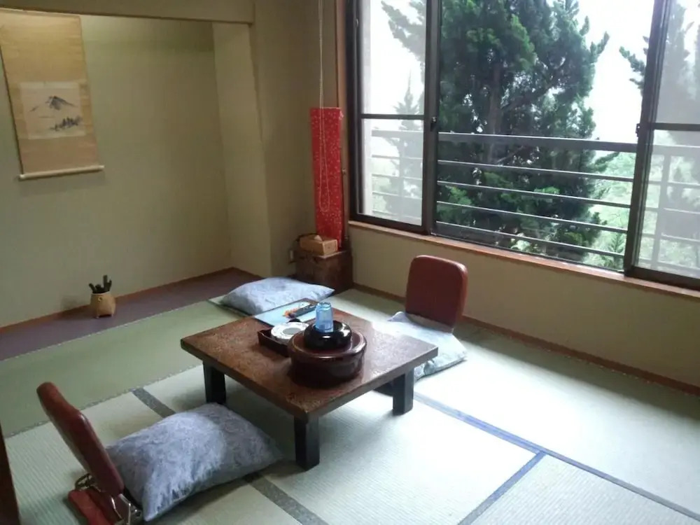 Yugawara Onsen Apolosou