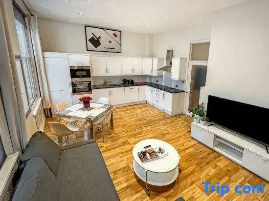 The Chelsea Kensington 159 Apartment