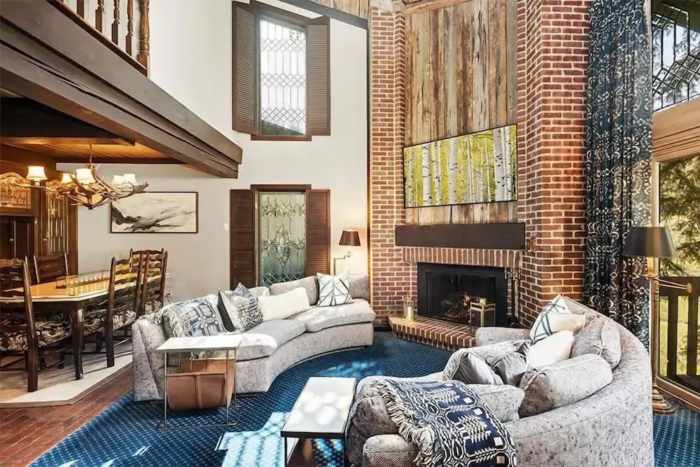3 BR Penthouse w Hot-tub -mountain Views