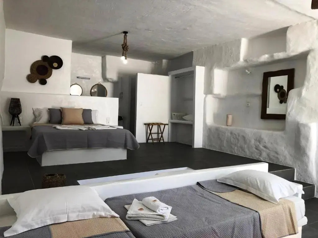 Aqua Bay Beachfront Studios Agia Kyriaki Beach, Milos