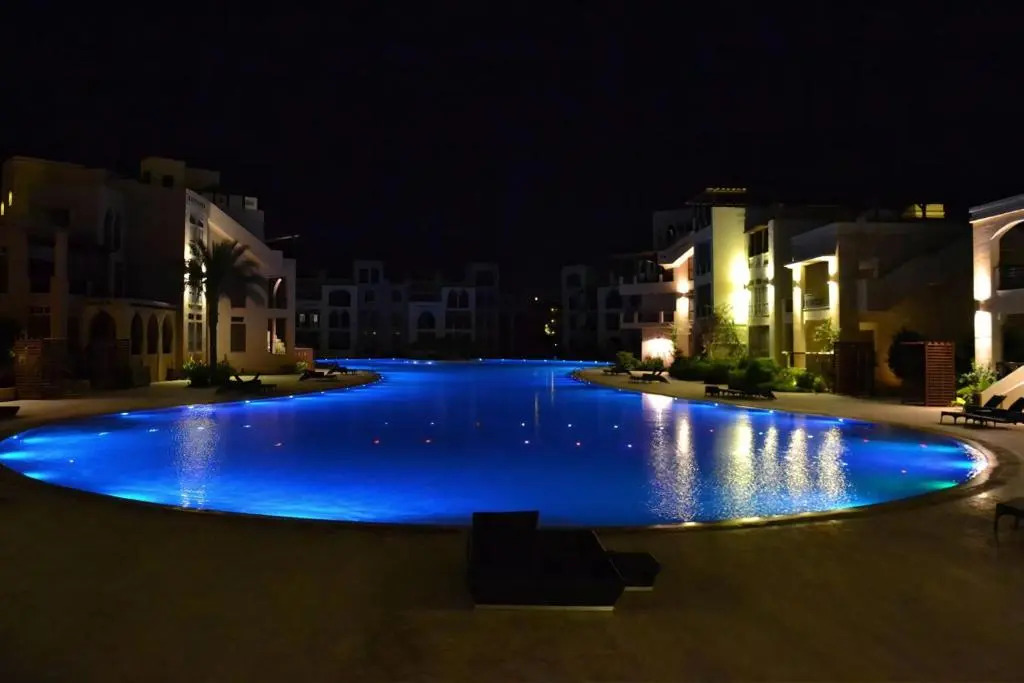 Lovely 1-bedroom serviced Apartment TalaBay Resort