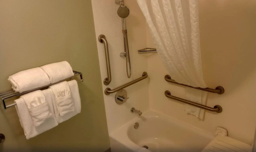 Country Inn & Suites by Radisson, Portland International Airport, OR