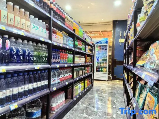Happy Chain Hotel (Huainan Stadium Zhenxuan)