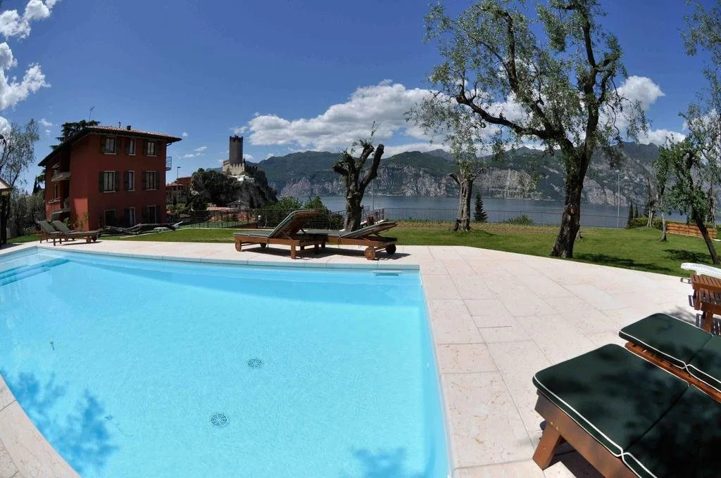 Casa Guarnati Lake View Apartments