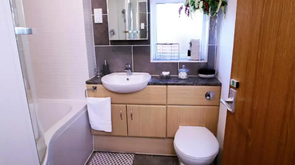 FREE parking, Central Location,1 Bedroom Apartment near Tattersalls