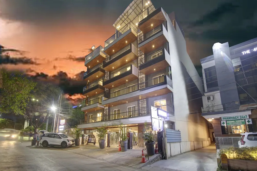 Stepstones Hotels and Inn-DLF PHASE 3 GURGAON