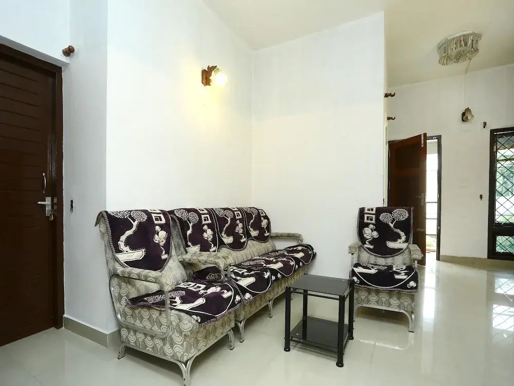 OYO 4673 Anies Garden
