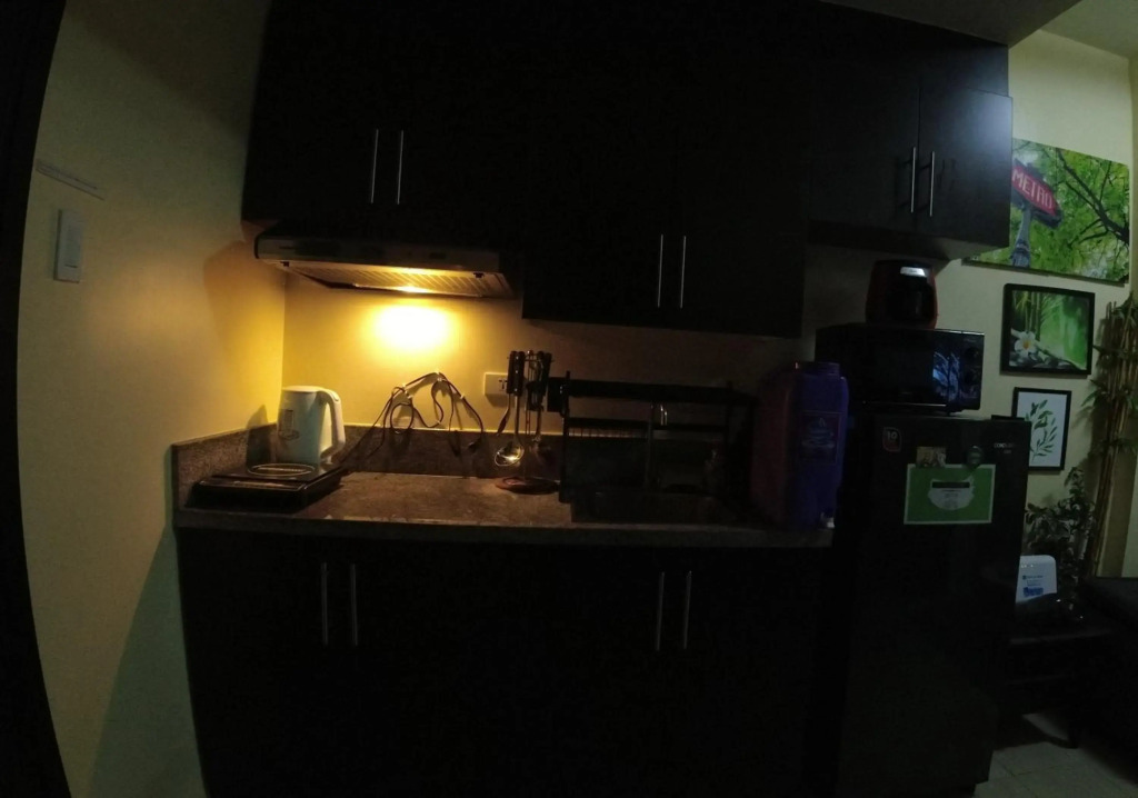 A Refreshing Condo Unit Near BGC, Ortigas & Makati with NETFLIX and WiFi